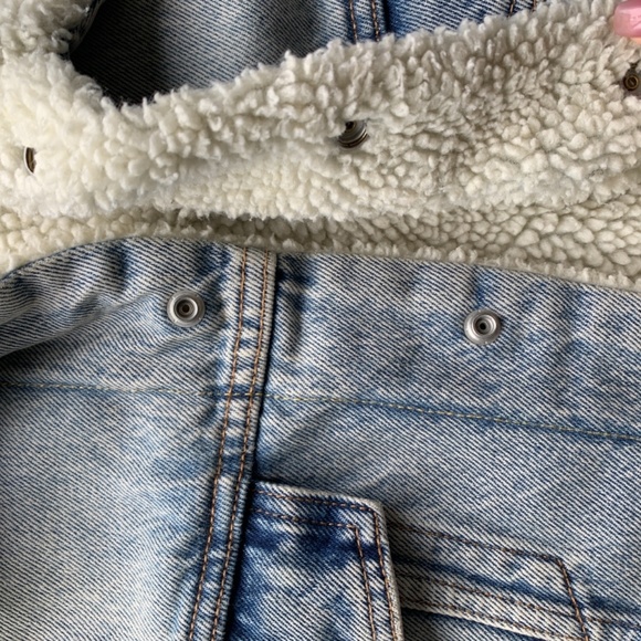 Levi Aritzia Sherpa Jacket - Picture 5 of 7